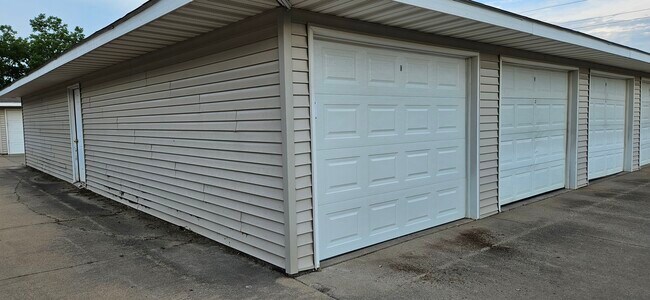 Photo - 605 Kimberlite St Apartment