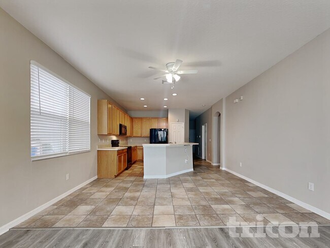 Building Photo - 7253 Lamplighter St