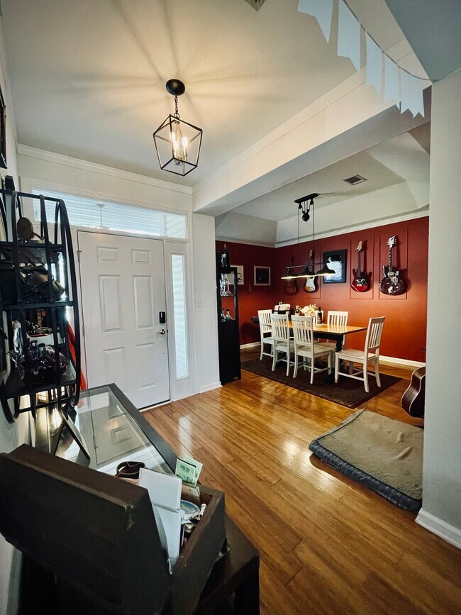 Foto del edificio - 4553 Castlewood Ln