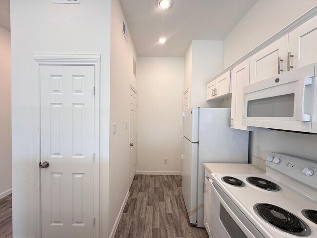 Foto del edificio - 3477 Reeves St