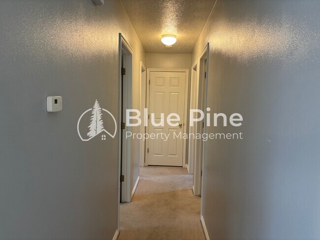 Foto del edificio - 3863 Ridgeview Cir