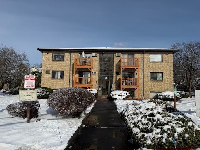 Building Photo - 2 Lancelot Ct