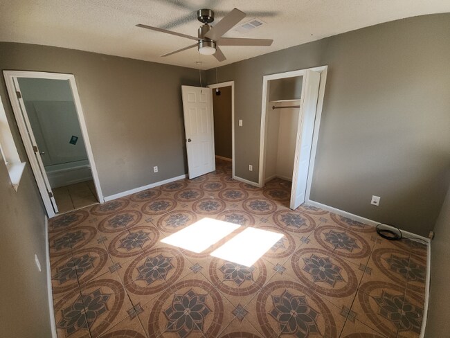 Building Photo - 1003 Bartow Ave