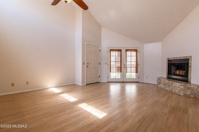 Building Photo - 1200 E River Rd