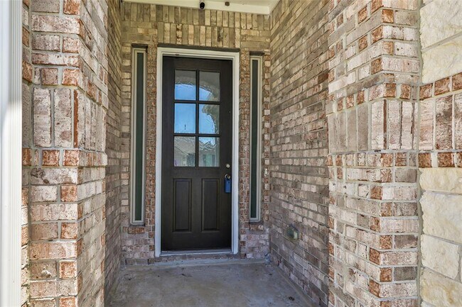 Foto del edificio - 15342 Majestic Knight Dr