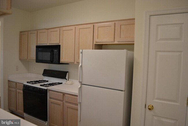 Building Photo - 20453 Chesapeake Square