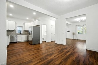 Building Photo - 530 Maryland Ave