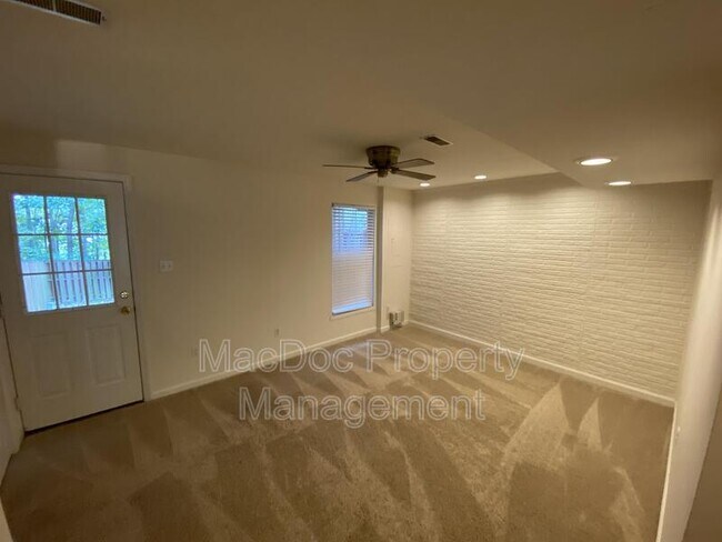 Foto del edificio - 4204 Apgar Ct