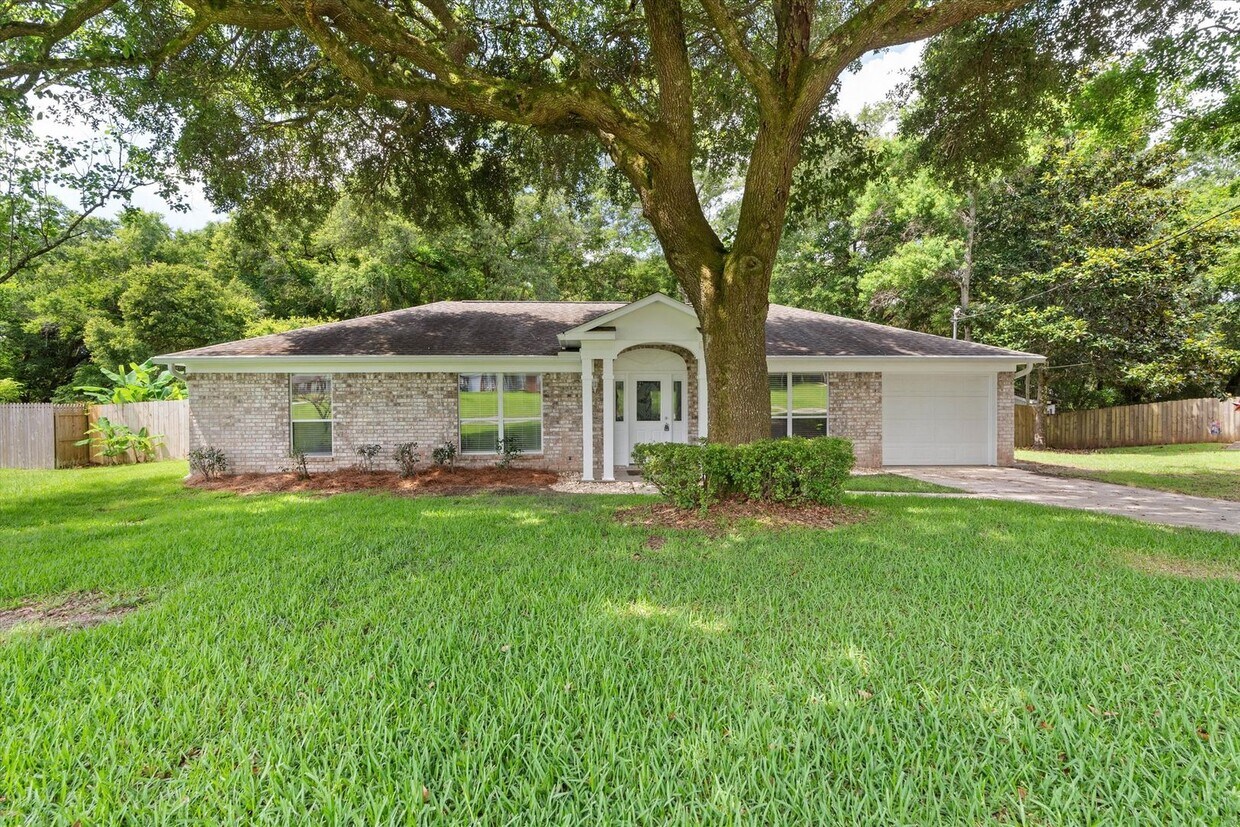 Foto principal - REMODELED HOME IN THEODORE!