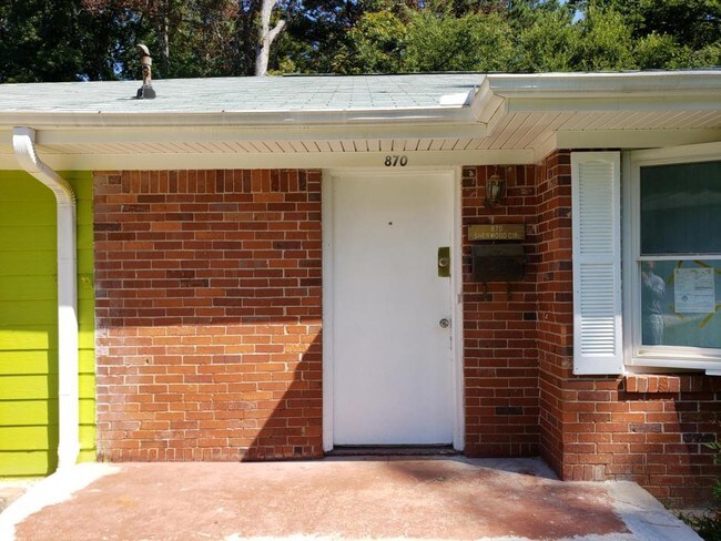 Foto del edificio - 870 Sherwood Cir