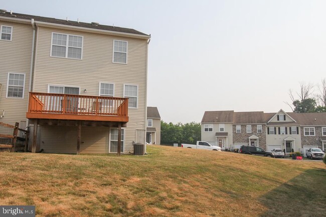 Building Photo - 67 Sugar Maple Rd
