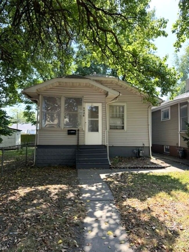 Building Photo - 2426 Adams St