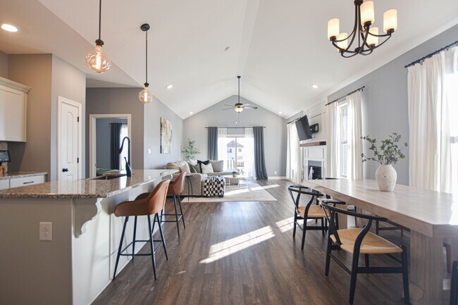 Foto del edificio - Pet Friendly Three Bedroom!