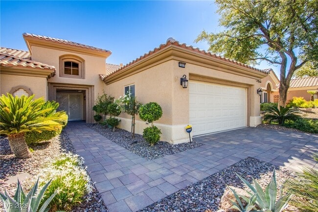 Foto del edificio - 2660 Crown Ridge Dr