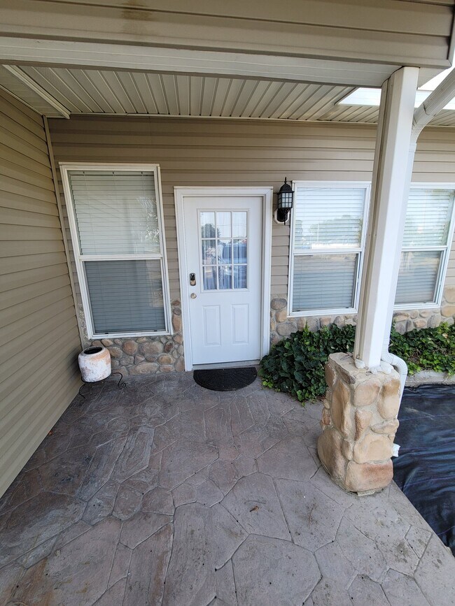Front Porch - 361 East State Street