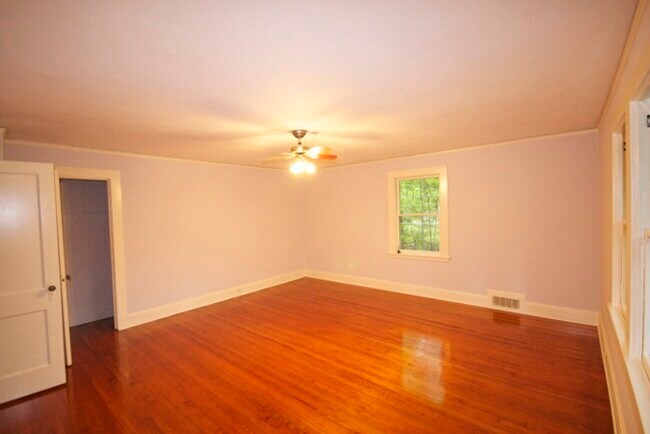 Foto del edificio - 510 Vineyard Rd