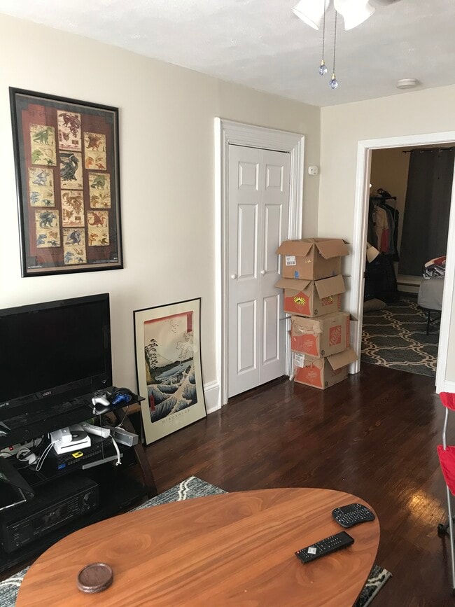 Building Photo - 48 Nashua St