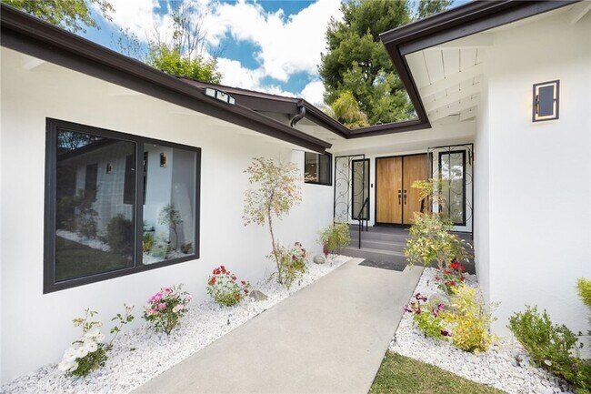 Building Photo - 937 Misty Isle Dr