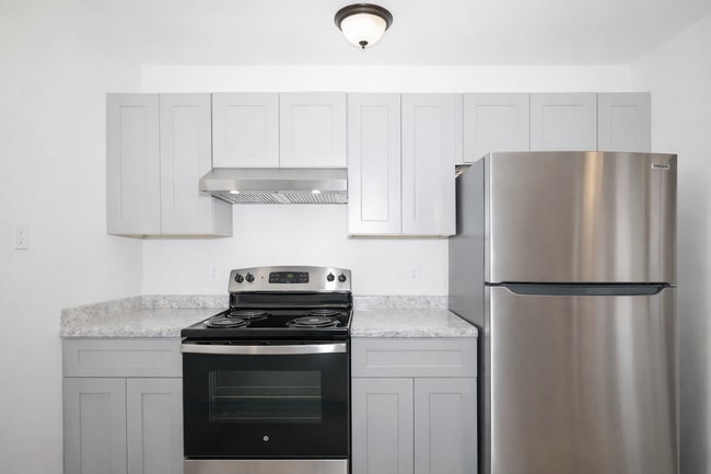 Building Photo - Moline Duplex