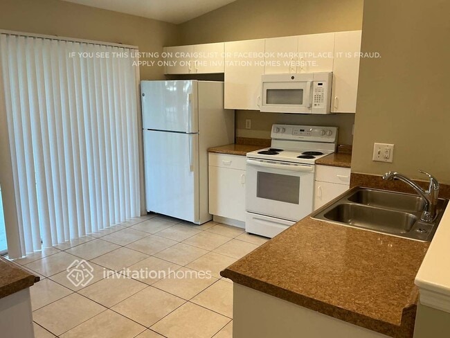 Foto del edificio - 904 NE 5th Pl