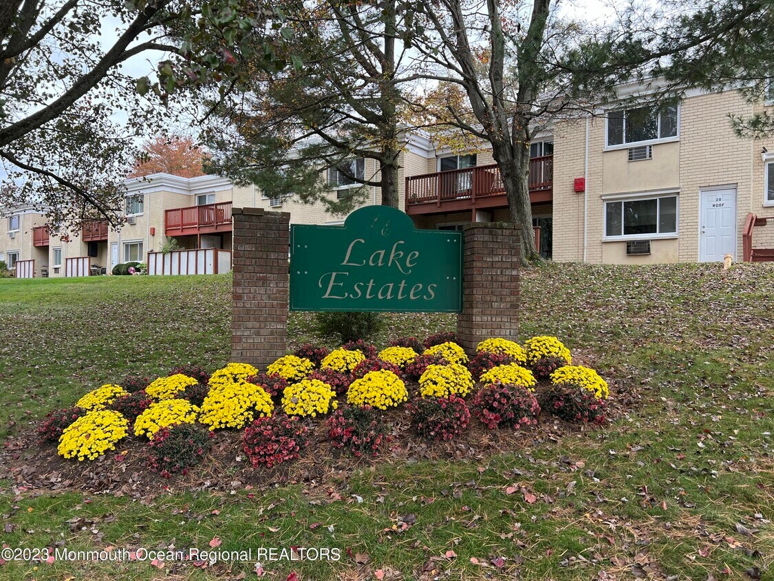 2 Lake Ave Unit 2B, East Brunswick, NJ 08816 Condo for Rent in East