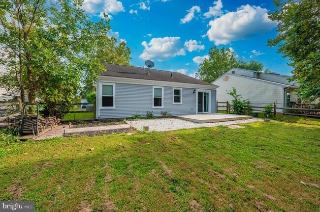 Foto del edificio - 13321 Cloverdale Pl