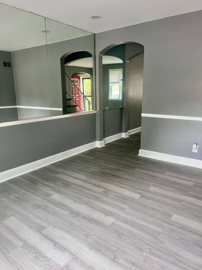 Building Photo - Updated 4-Bedroom Gem with Backyard Retreat