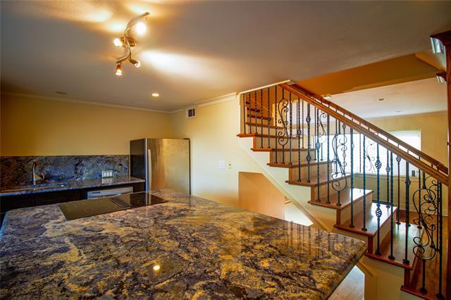 Building Photo - 4021 Cole Ave