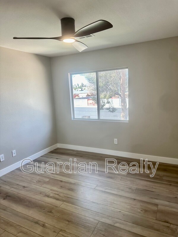 Building Photo - 275 Adorno Dr