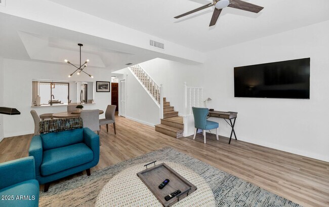 Foto del edificio - 3037 E Rose Ln