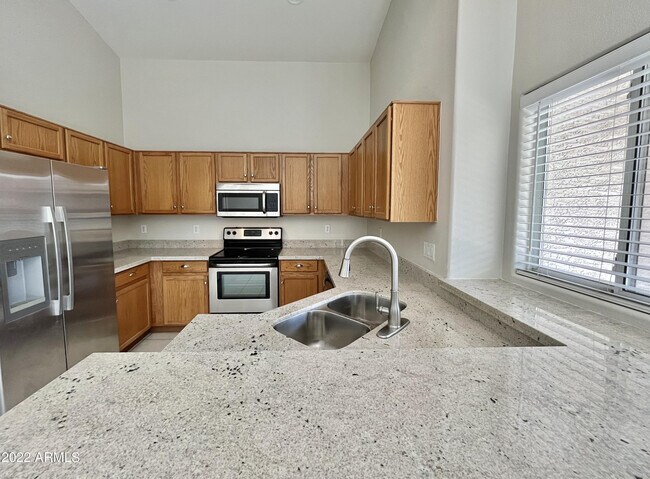 Foto del edificio - 8143 W Mary Ann Dr