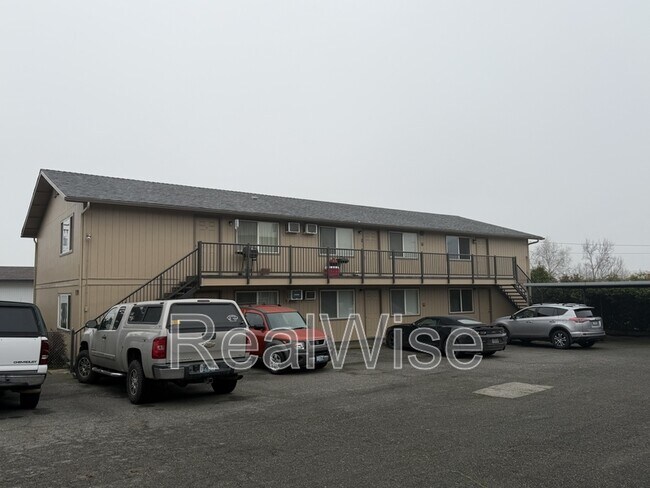 Building Photo - 1703 NE Fairview Ave