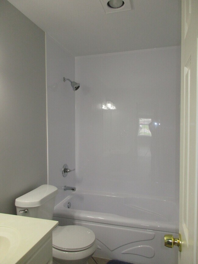 Foto del edificio - 32 Reno Dr