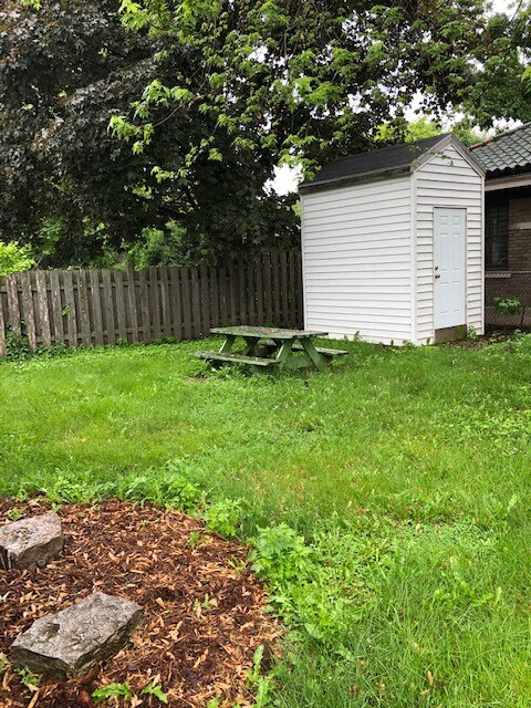 Building Photo - 1132 Winnebago Ave