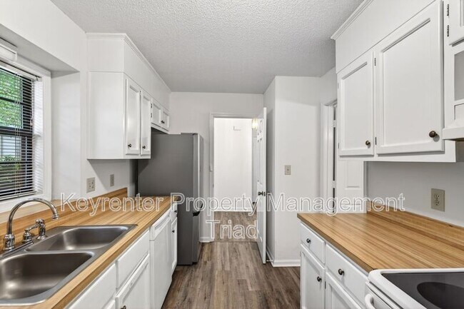 Foto del edificio - 1223 Watermark Ct