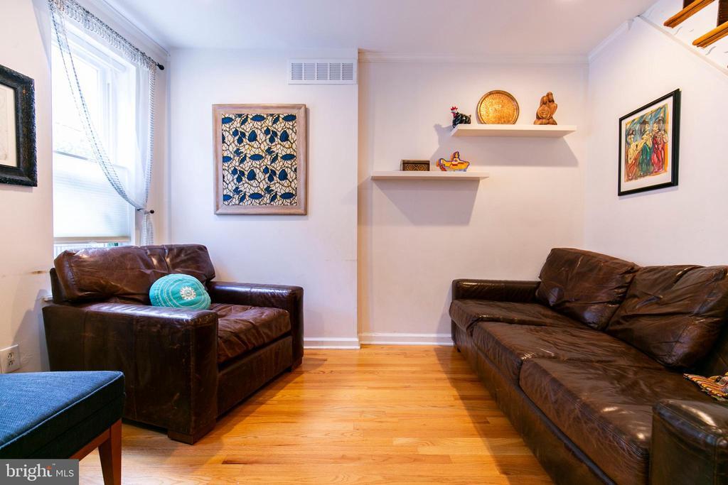 Primary Photo - 716 Clymer St