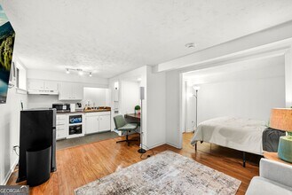 Building Photo - 3635 Cantrell Rd NE