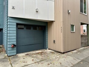 Building Photo - 428 N 130th St