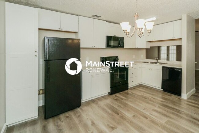 Building Photo - 4 Bedroom Pet-Friendly Home in SAN ANTONIO, TX with Main Street Renewal