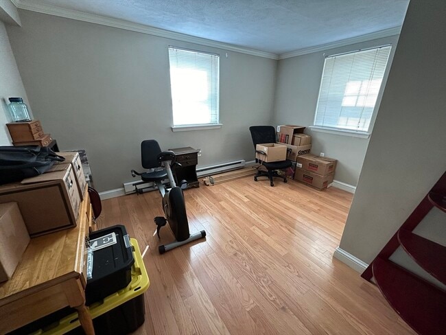 Building Photo - 8 Colonial Village Dr