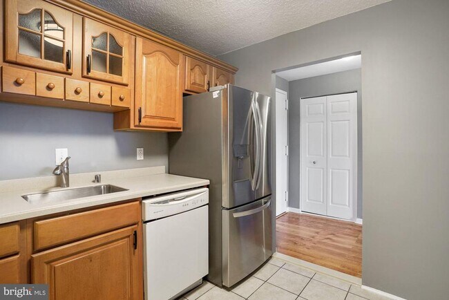 Foto del edificio - 200 N Pickett St