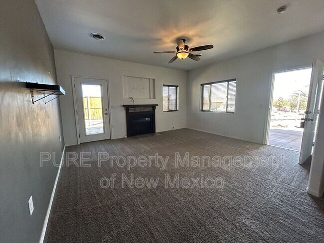 Foto del edificio - 2208 E Ranch Dr