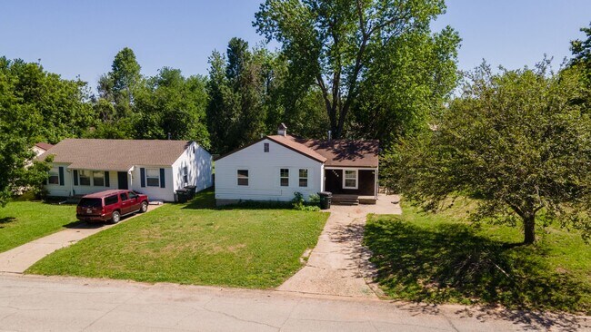 Building Photo - Spacious 3 Bedroom House in Del City