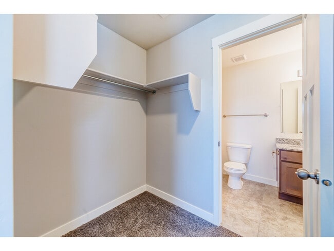 Building Photo - 62 E 630 N