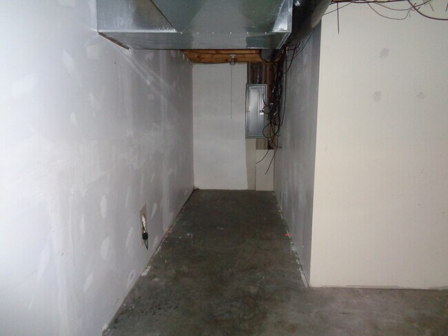 Building Photo - 6064 Barkwood Ln
