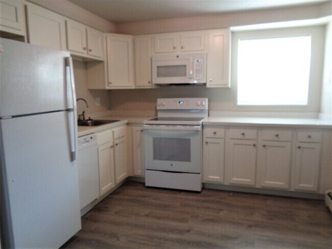 Building Photo - 6805 Western Pl