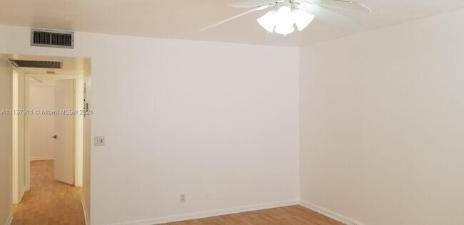 Foto del edificio - 13455 SW 9th Ct