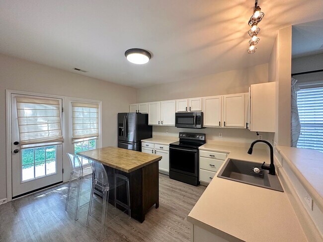 Building Photo - Beautiful Ranch Style Home in Apex!