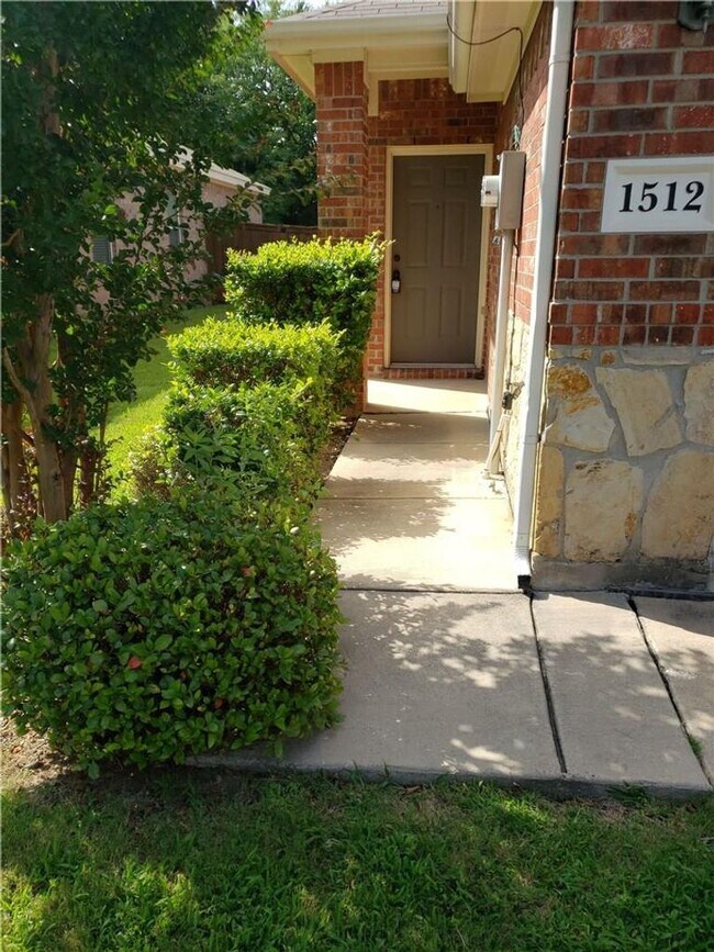 Building Photo - 1510-1512 Piedmont Drive