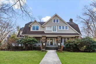 Building Photo - 47 Greenacres Ave